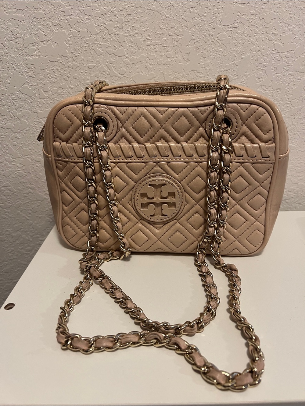 Tory Burch Quilted Camera Crossbody in Beige with Gold Chain
